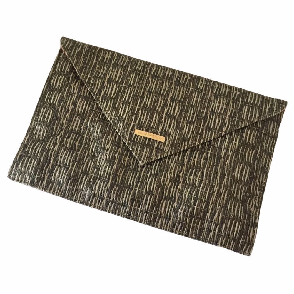 Michelle Belau Envelope Clutch Bag in OS